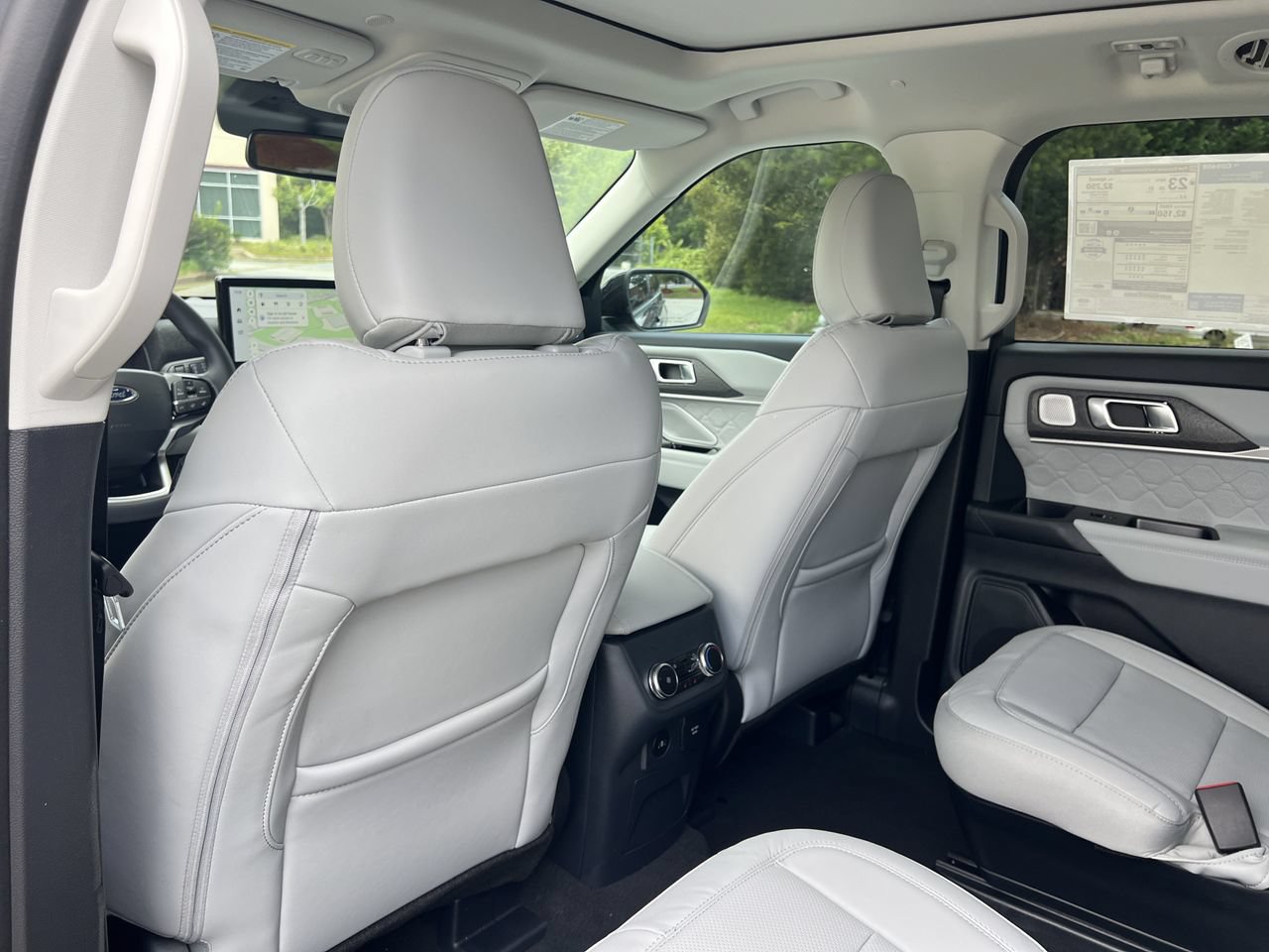 New 2026 Ford Explorer Platinum w/ LUX Leather Package AWD/4WD image 19