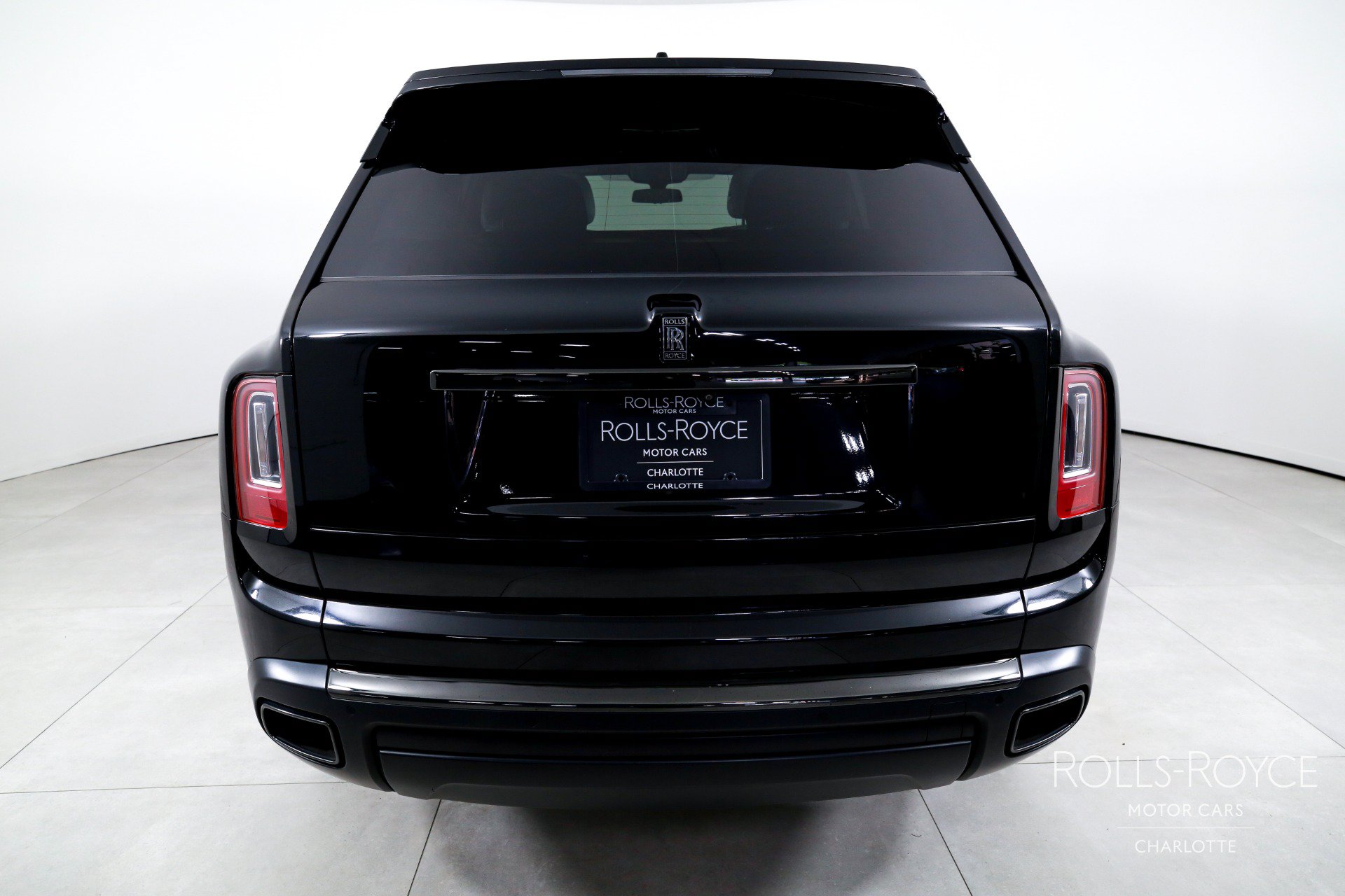 Used 2021 Rolls-Royce Cullinan Black Badge AWD/4WD image 9
