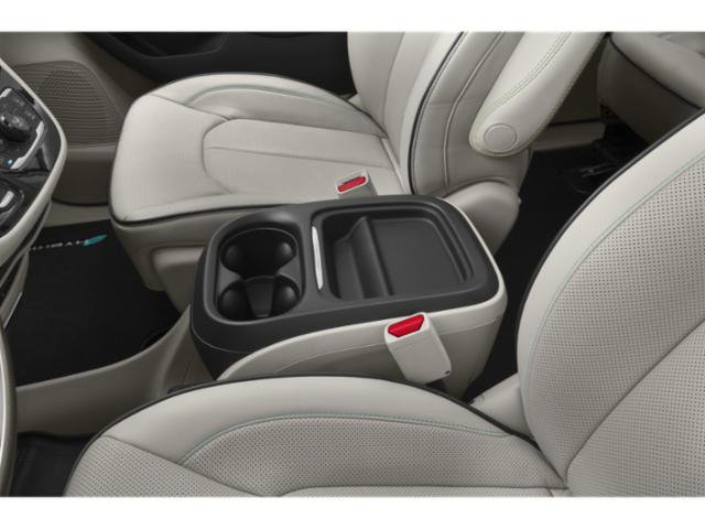 Used 2020 Chrysler Pacifica Limited w/ Advanced Safetytec Group FWD image 18
