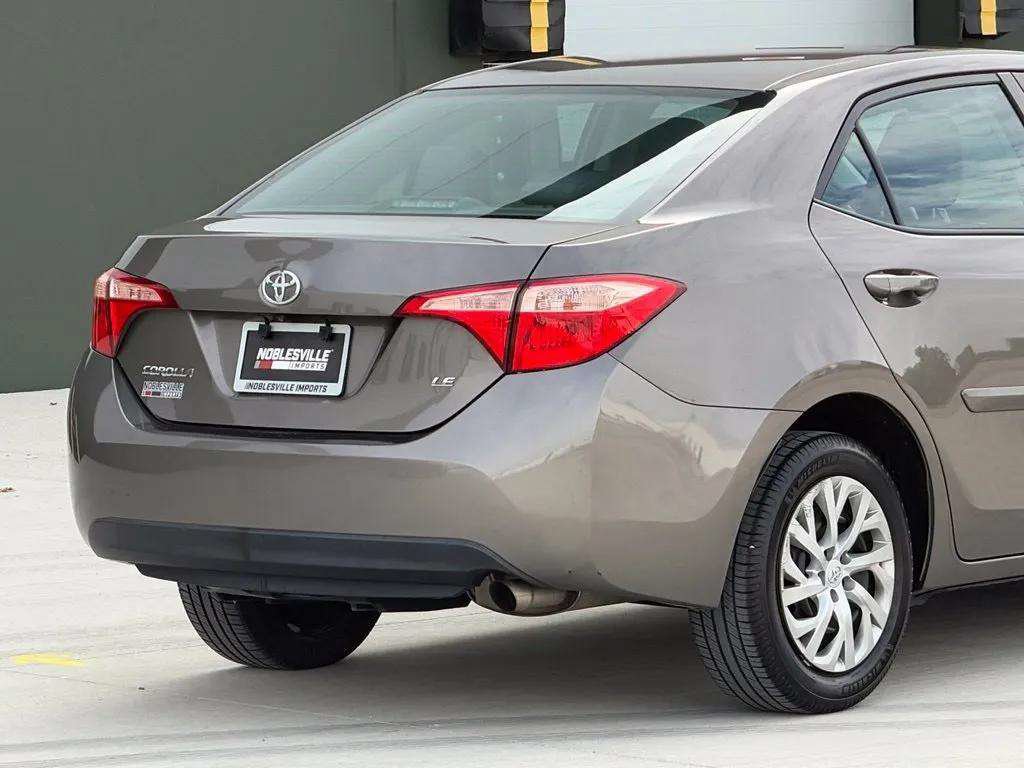 Used 2017 Toyota Corolla LE w/ Carpet Mat Package (TMS) FWD image 32