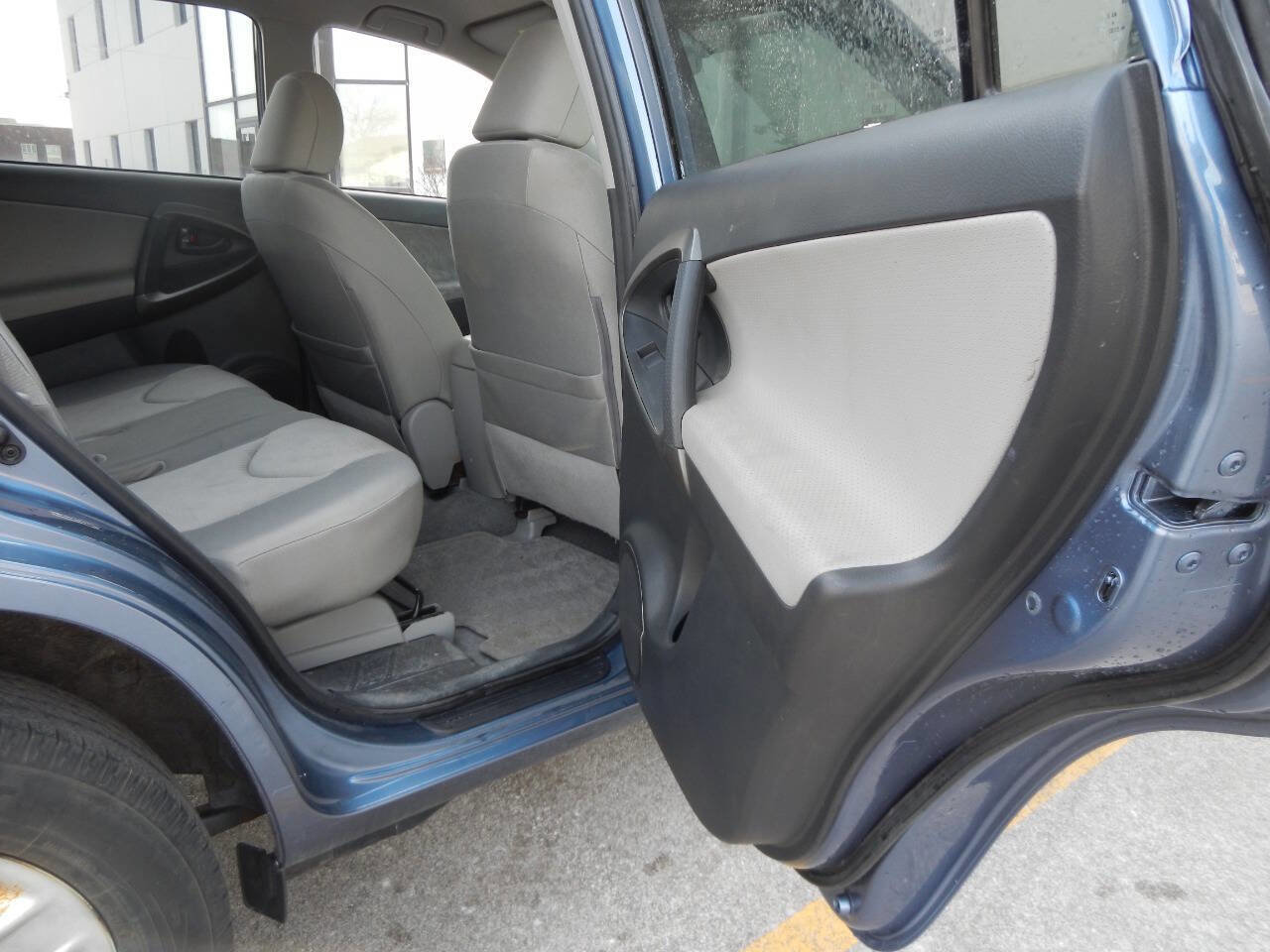 Used 2009 Toyota RAV4 2WD image 31