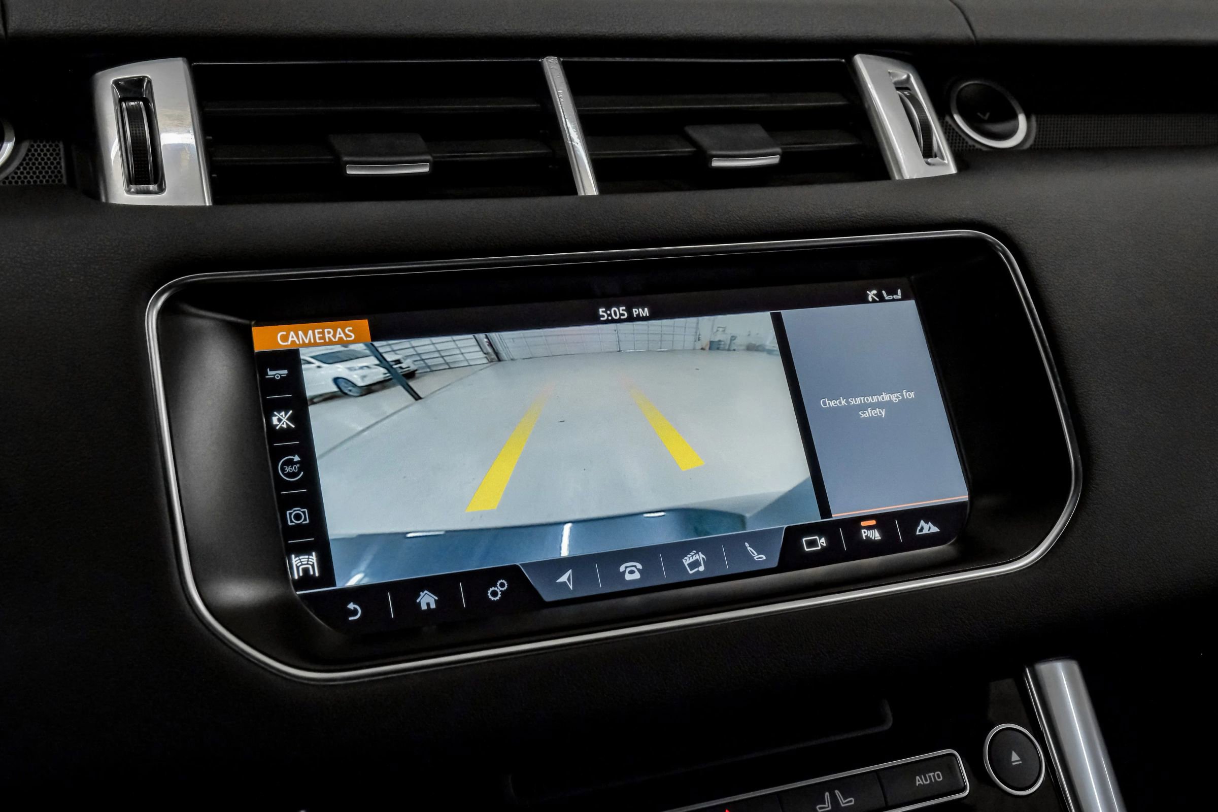 Used 2017 Land Rover Range Rover Sport HSE image 25