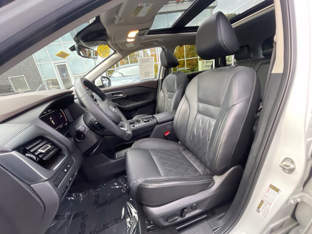 Certified 2023 Nissan Rogue Platinum w/ Platinum Premium Package AWD/4WD image 10