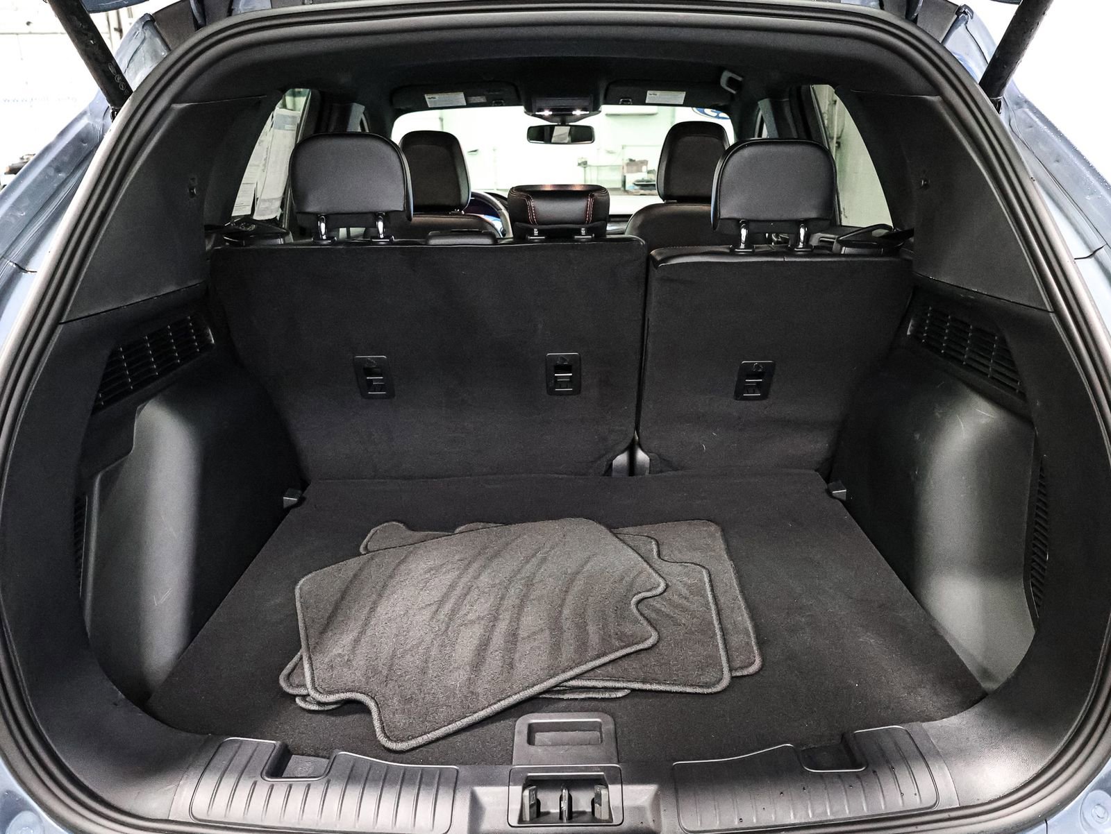 Certified 2025 Ford Escape ST-Line Elite image 17