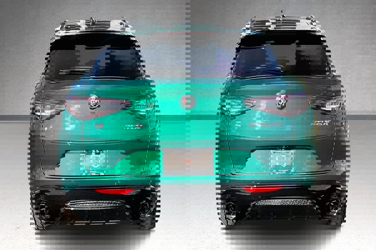 New 2025 Alfa Romeo Stelvio Sprint image 4
