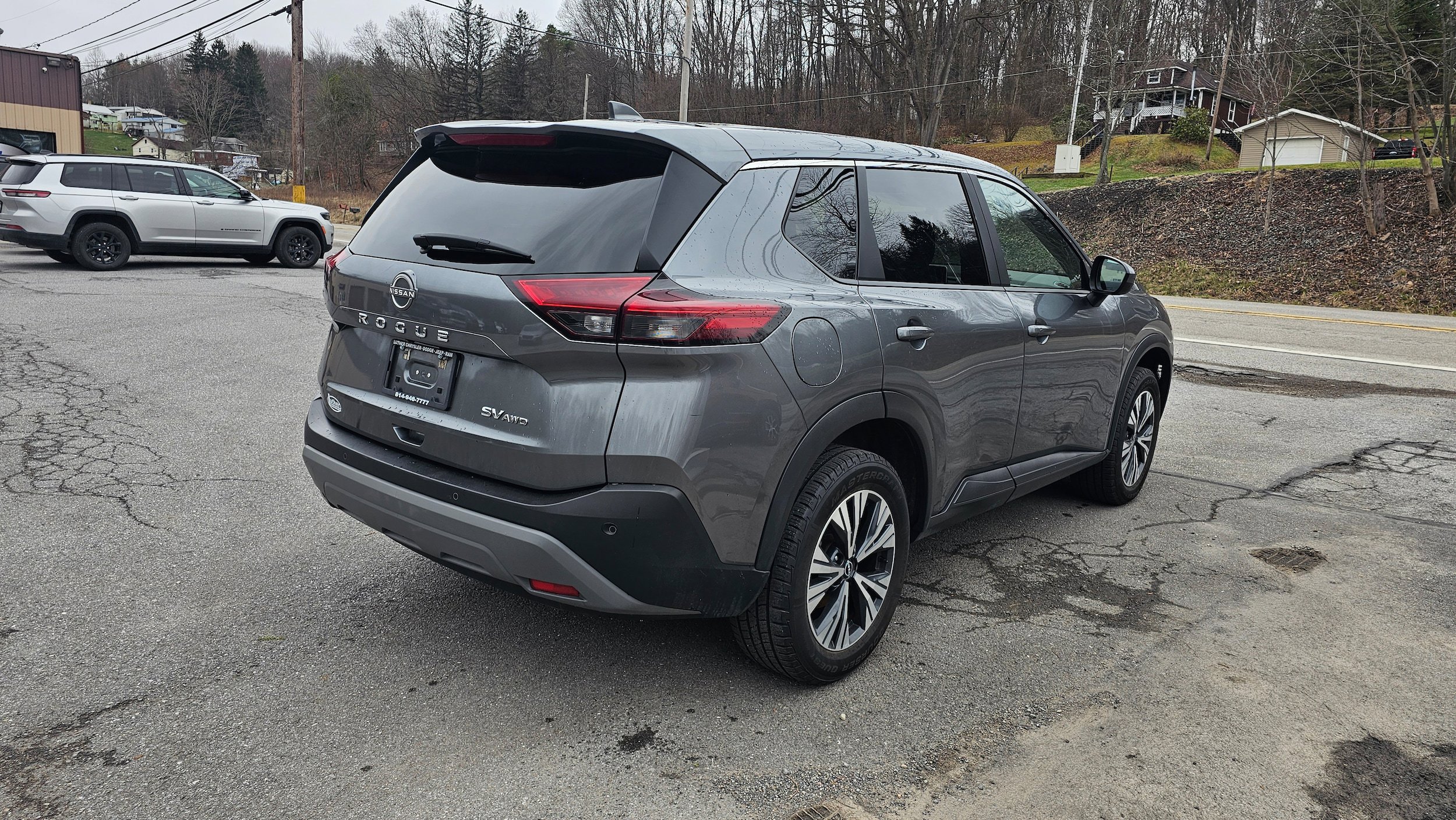 Used 2023 Nissan Rogue SV image 13