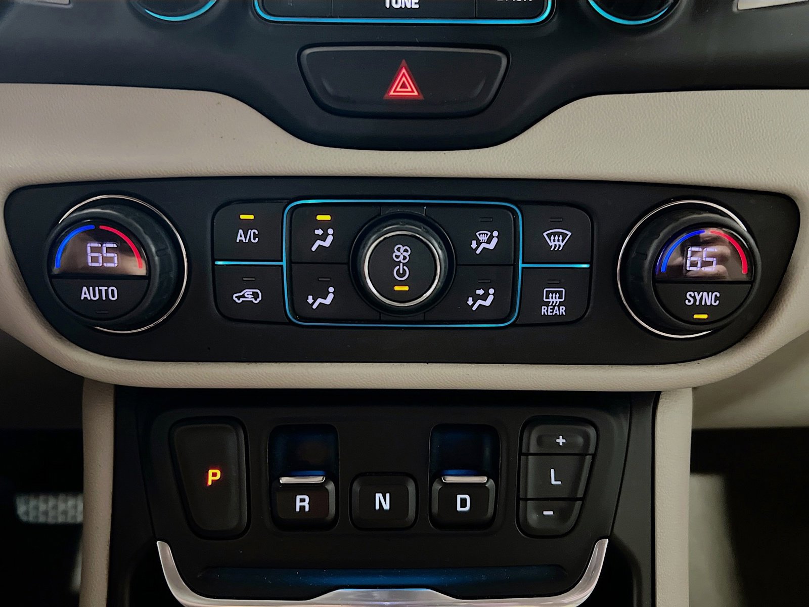 Used 2018 GMC Terrain Denali w/ Comfort Package image 12