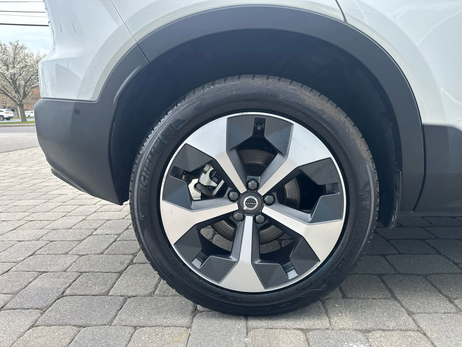 Used 2026 Volvo XC40 B5 Plus AWD/4WD image 35