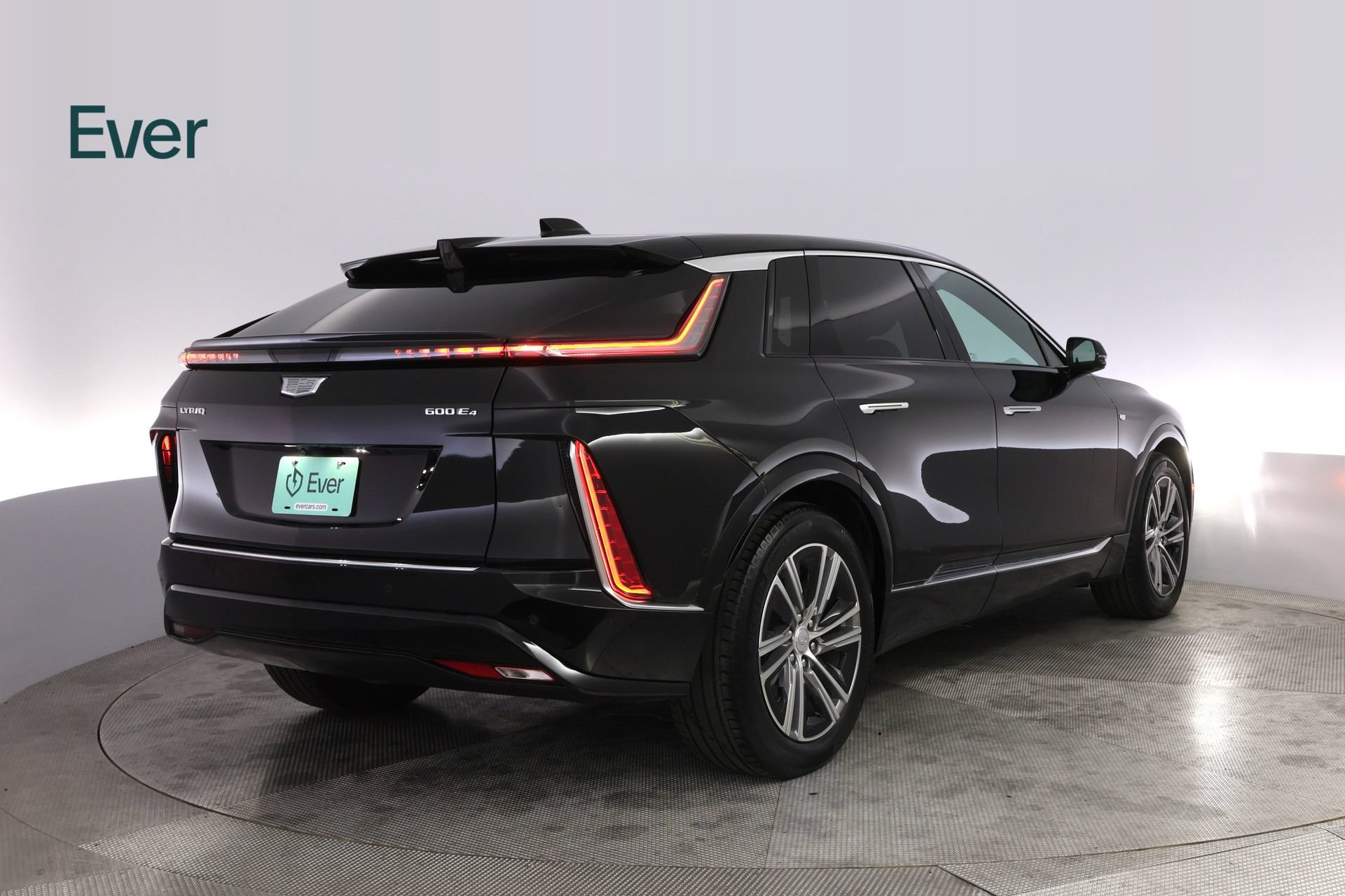 Used 2024 Cadillac Lyriq Luxury AWD/4WD image 3