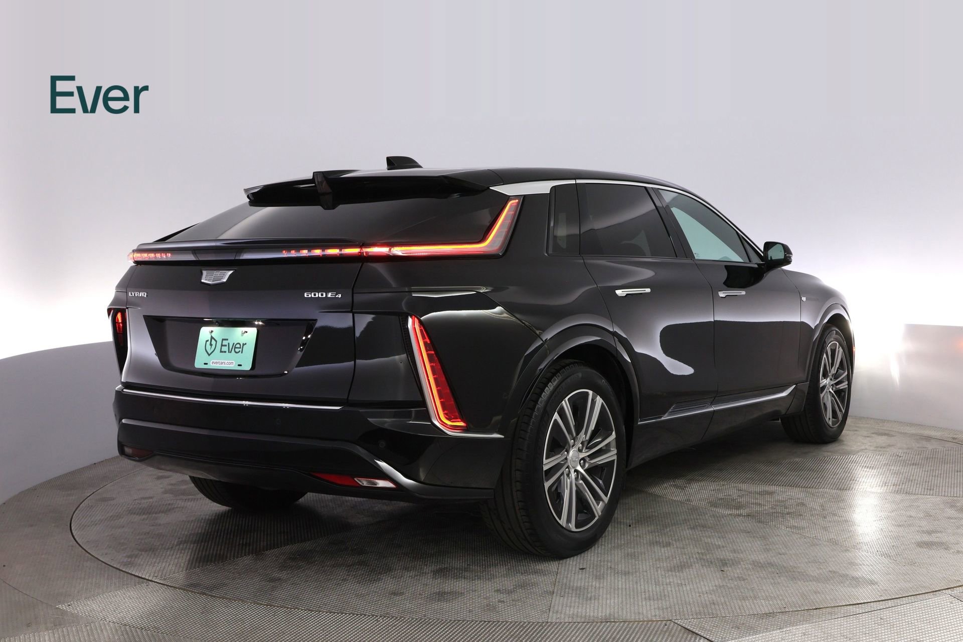 Used 2024 Cadillac Lyriq Luxury AWD/4WD image 3