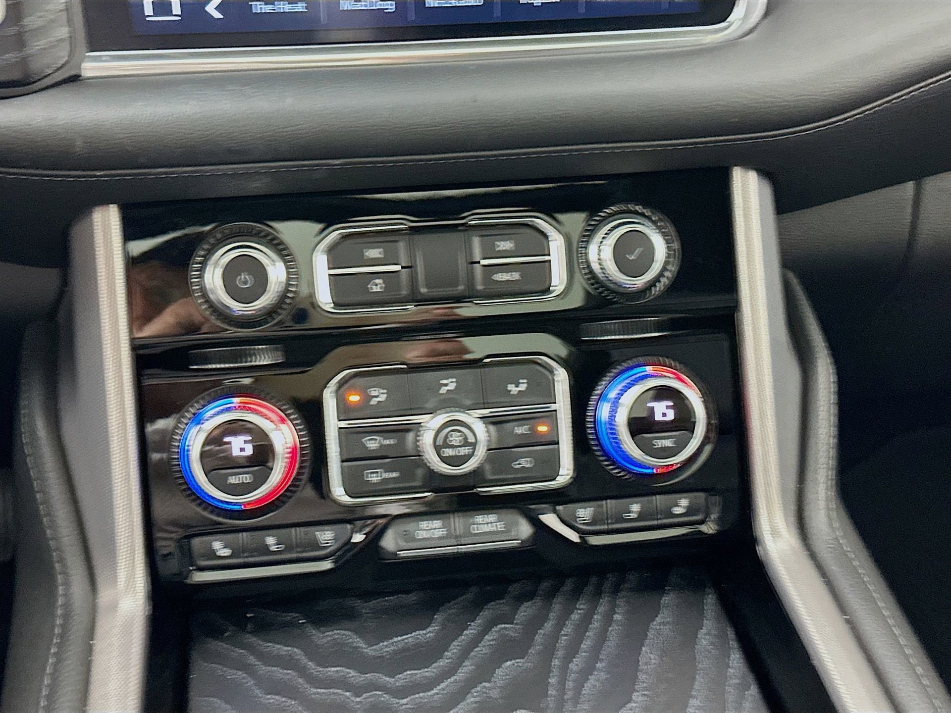 Used 2022 GMC Yukon Denali image 17