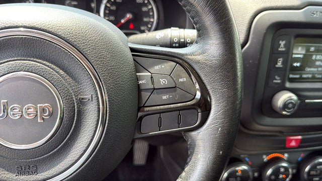 Used 2016 Jeep Renegade Latitude AWD/4WD image 17