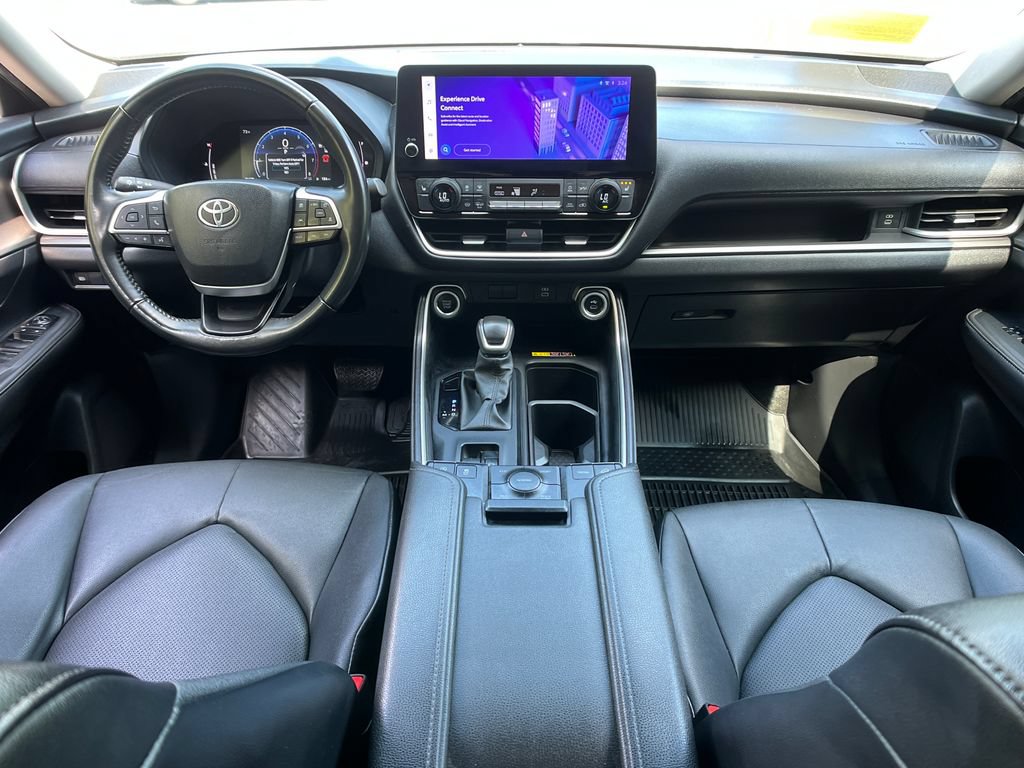 Certified 2024 Toyota Grand Highlander AWD image 13
