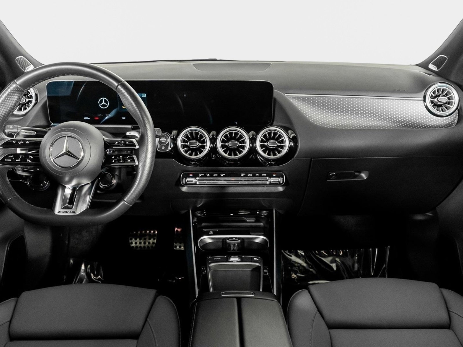 Used 2024 Mercedes-Benz GLA 35 AMG 4MATIC image 50