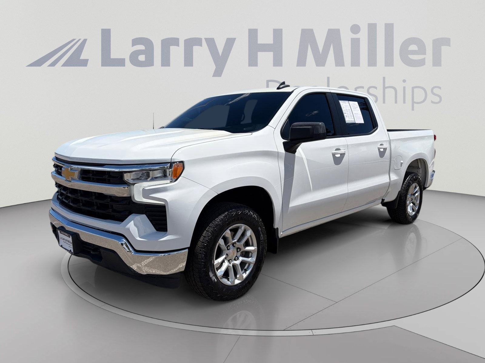 Used 2023 Chevrolet Silverado 1500 LT AWD/4WD image 1