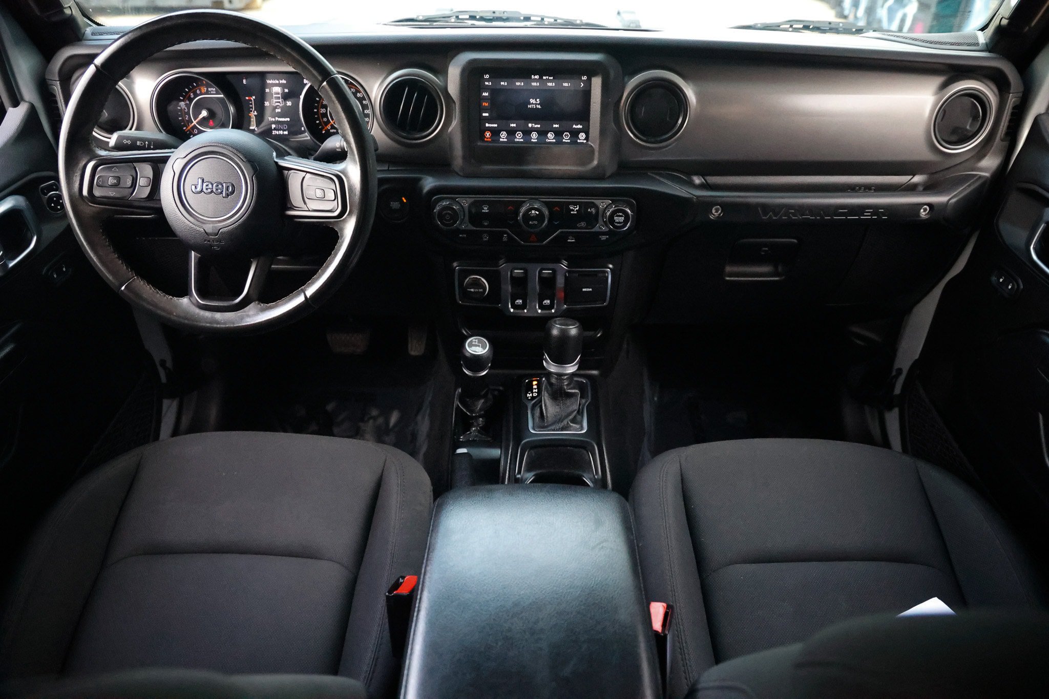 Used 2022 Jeep Wrangler Sport AWD/4WD image 2