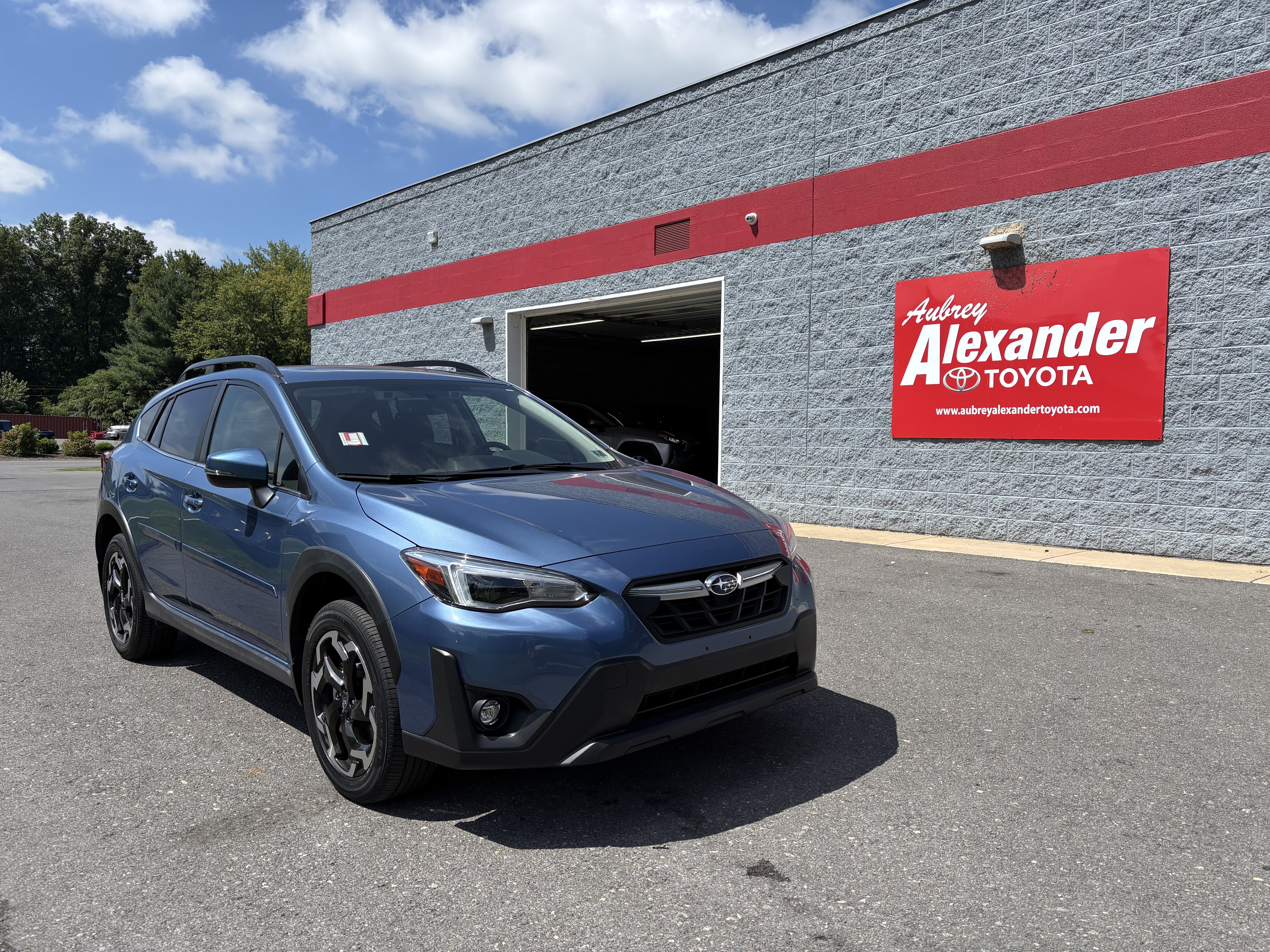Used 2023 Subaru Crosstrek 2.5i Limited w/ Moonroof Package AWD/4WD image 1