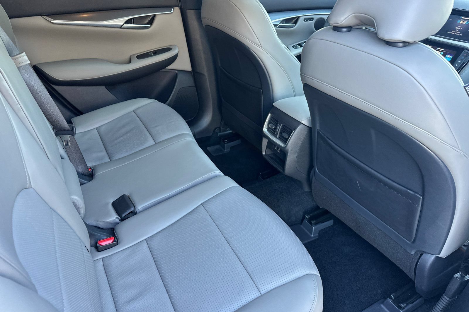 Certified 2025 INFINITI QX50 Luxe AWD/4WD image 19