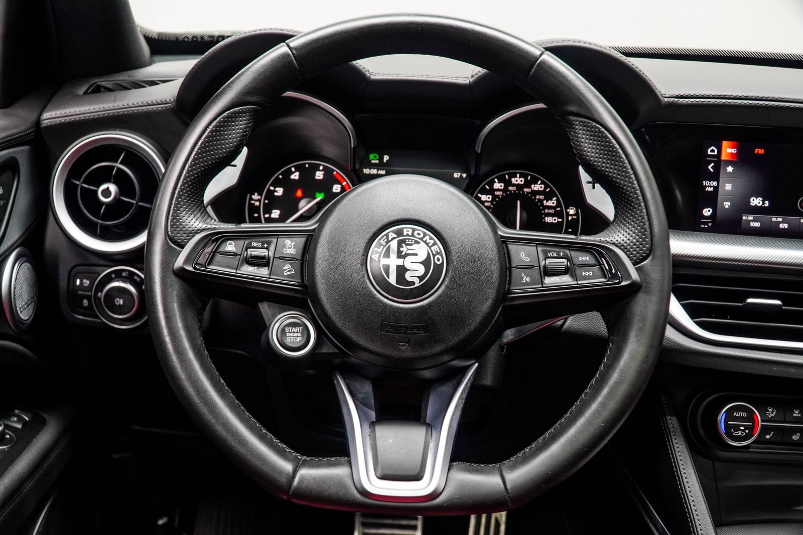 Used 2023 Alfa Romeo Stelvio Veloce AWD/4WD image 14