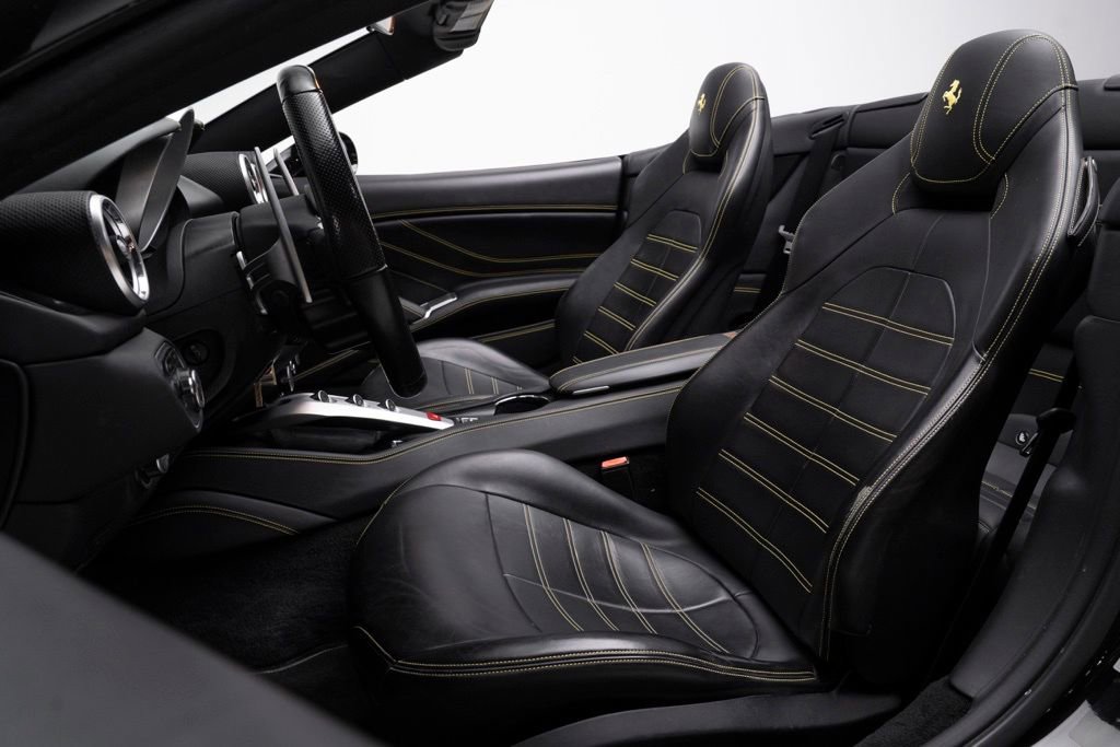 Used 2017 Ferrari California T image 3