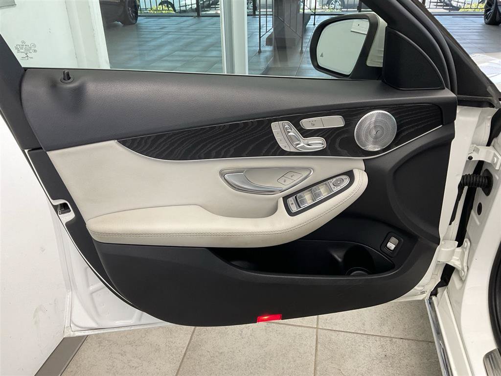 Used 2017 Mercedes-Benz C 300 4MATIC Sedan image 9