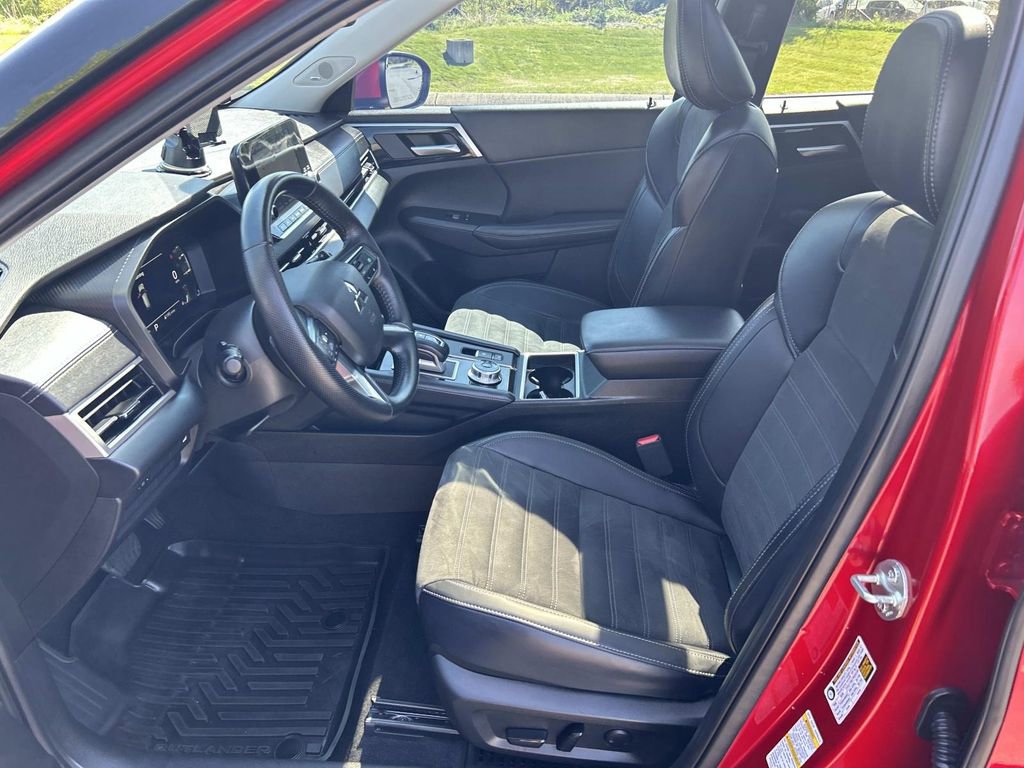 Used 2024 Mitsubishi Outlander SE Black Edition image 23