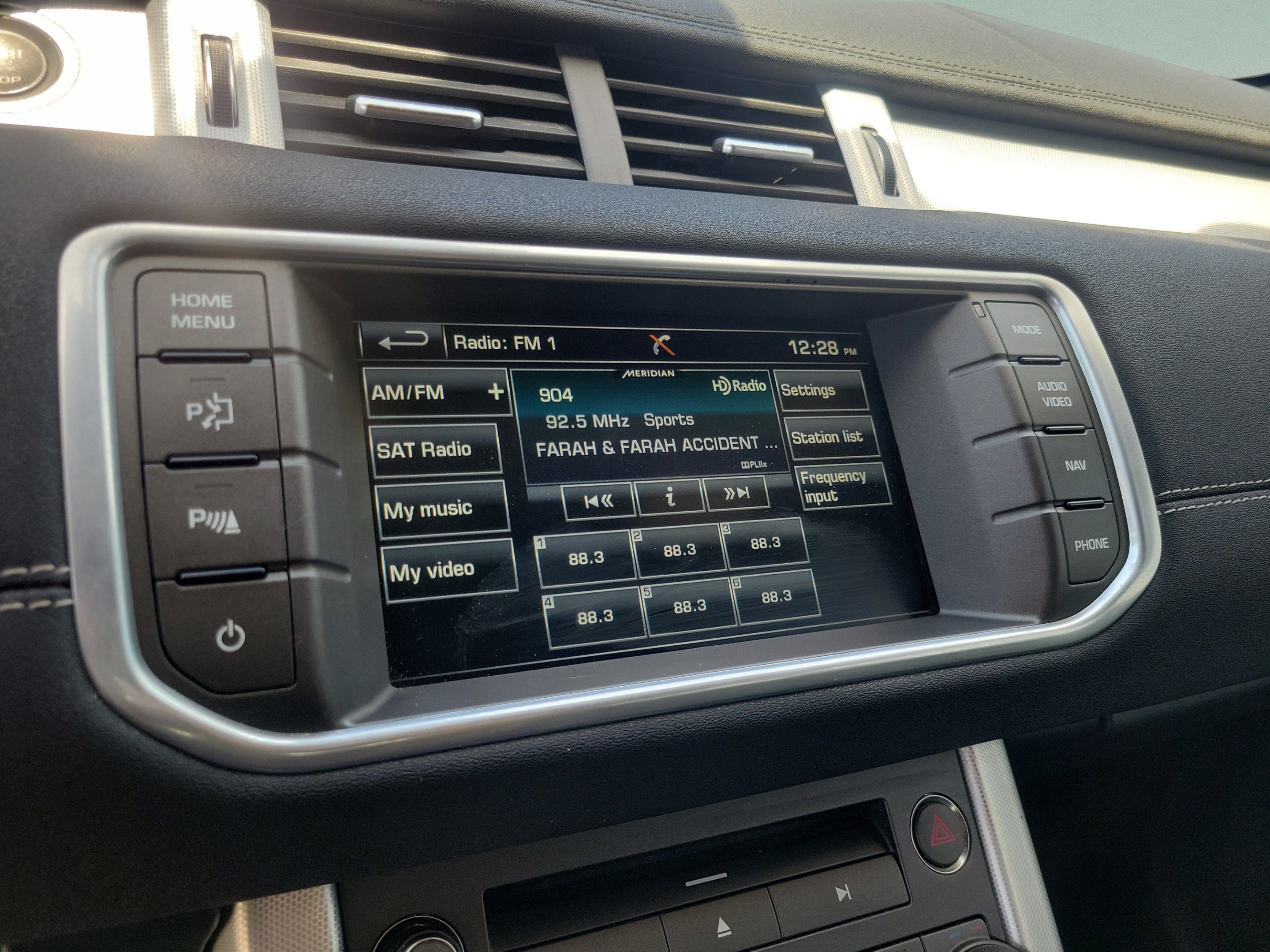 Used 2015 Land Rover Range Rover Evoque Dynamic AWD/4WD image 19