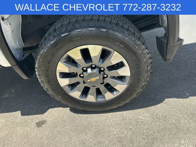 Used 2022 Chevrolet Silverado 2500 Custom w/ Custom Value Package AWD/4WD image 13