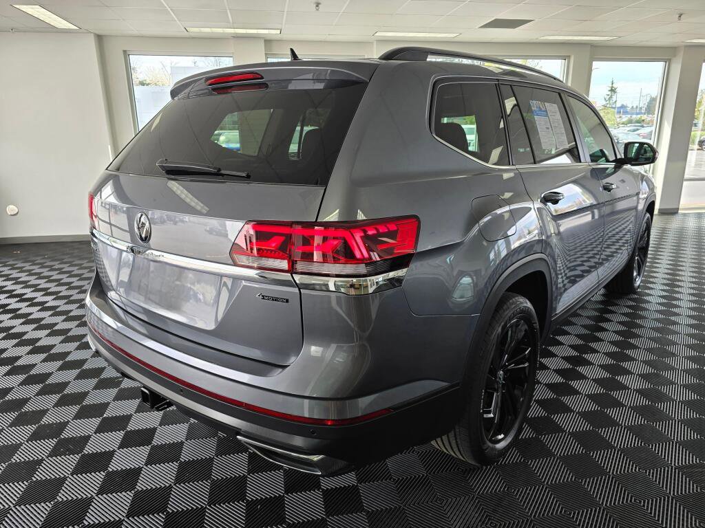 Used 2023 Volkswagen Atlas SE w/ Panoramic Sunroof Package AWD/4WD image 3