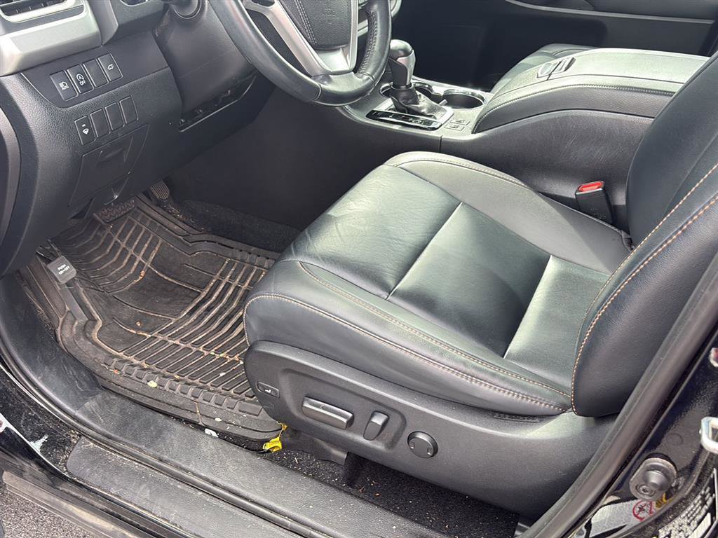 Used 2019 Toyota Highlander XLE image 8