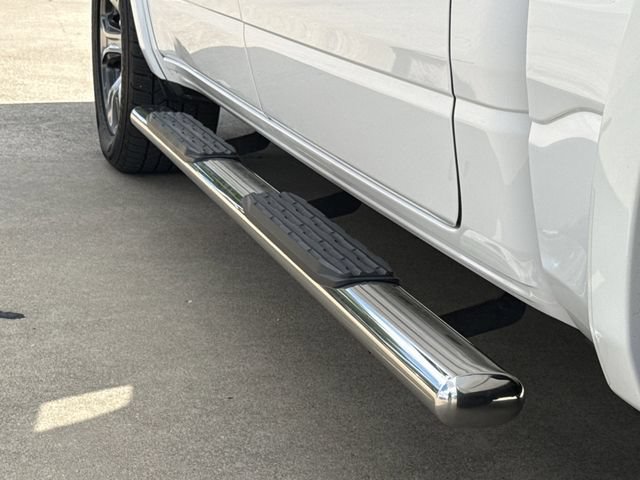 Used 2022 RAM 1500 Laramie AWD/4WD image 11