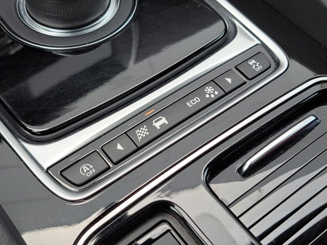 Used 2020 Jaguar F-PACE Checkered Flag image 33