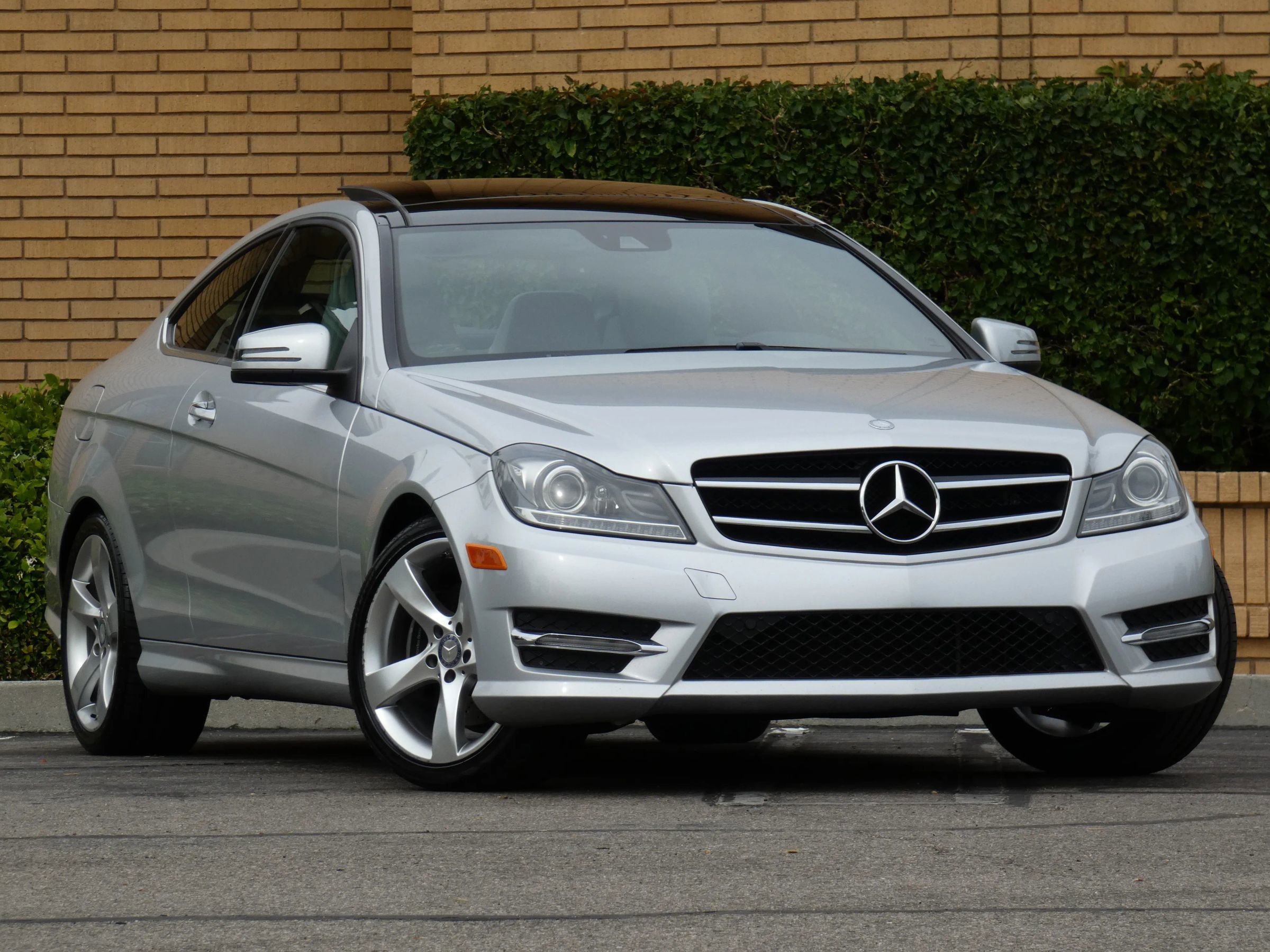 Used 2015 Mercedes-Benz C 350 Coupe image 3