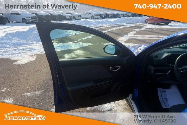 Used 2025 Kia K4 LXS image 13