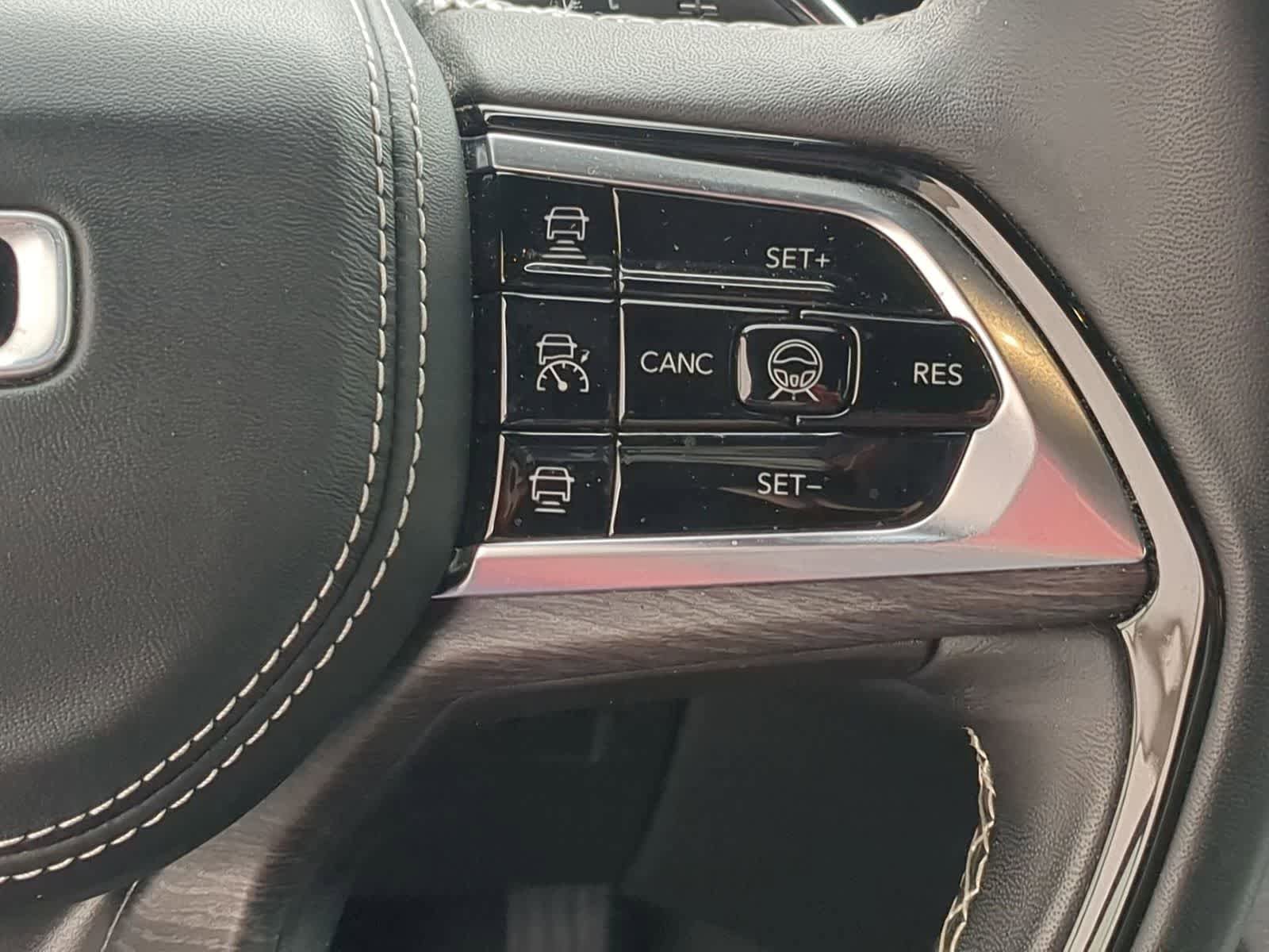 Certified 2023 Jeep Grand Cherokee L Overland w/ Advanced Protech Group III AWD/4WD image 24