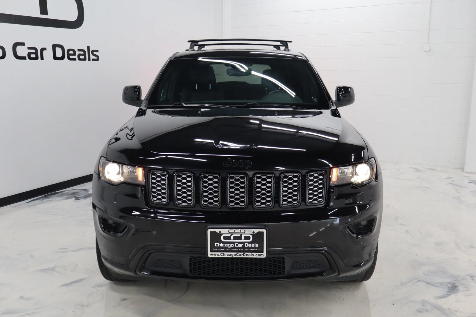 Used 2019 Jeep Grand Cherokee Altitude AWD/4WD image 3
