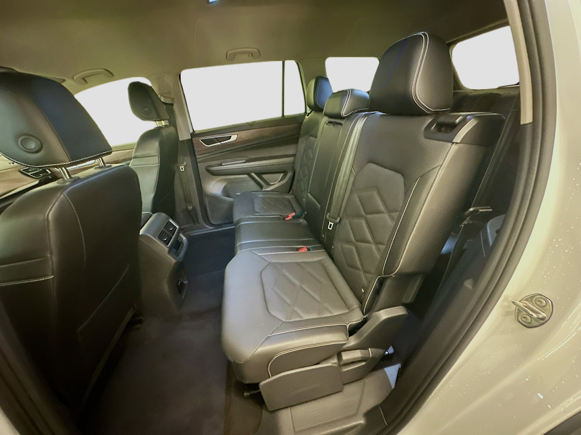 Used 2024 Volkswagen Atlas SE image 29