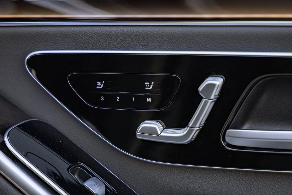 Used 2023 Mercedes-Benz S 500 4MATIC w/ AMG Line image 26