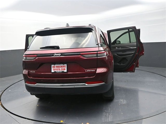 Used 2025 Jeep Grand Cherokee Limited w/ MOPAR Finishing Package image 40