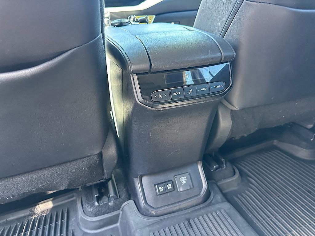 Used 2020 Toyota Highlander Limited AWD/4WD image 20