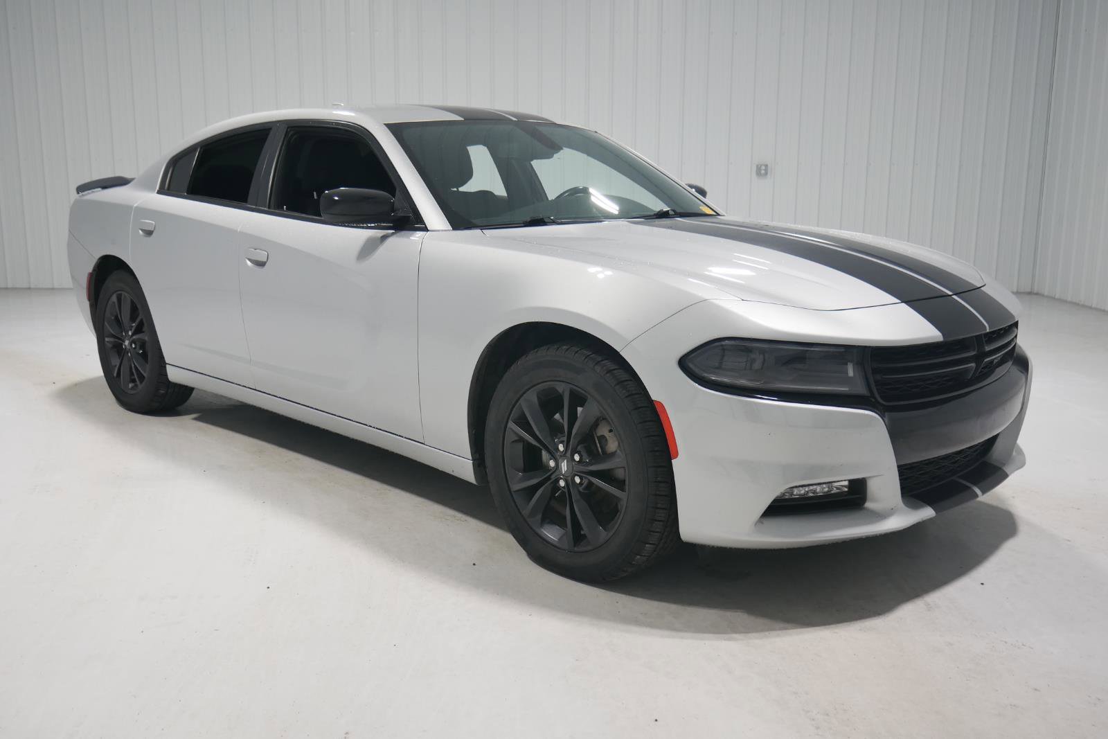 Used 2022 Dodge Charger SXT w/ Blacktop Package image 3