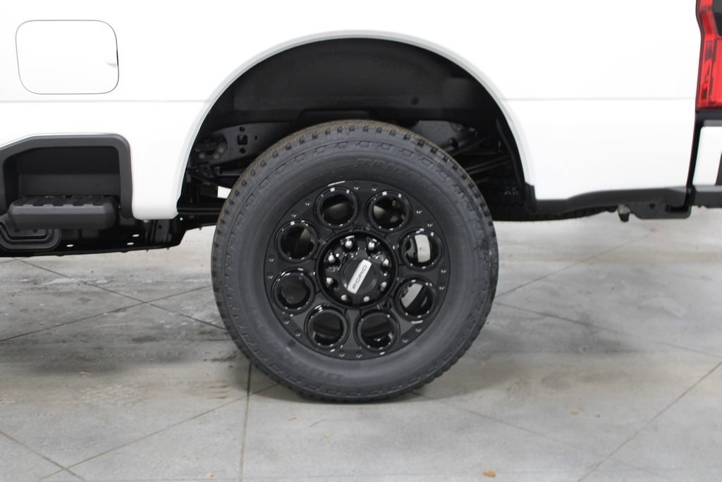 New 2026 Ford F250 Lariat w/ Black Appearance Package image 18