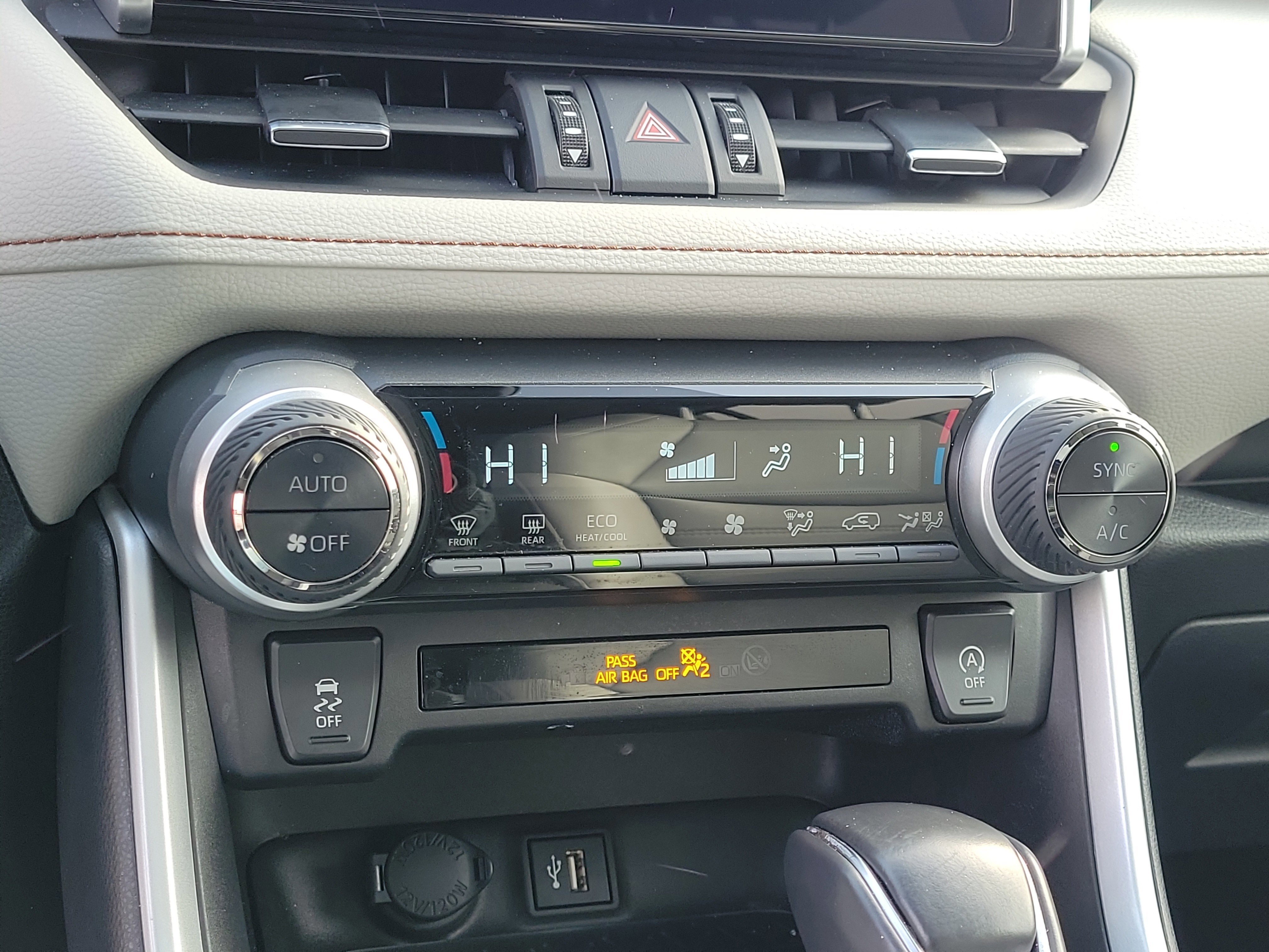 Used 2023 Toyota RAV4 XLE Premium image 27