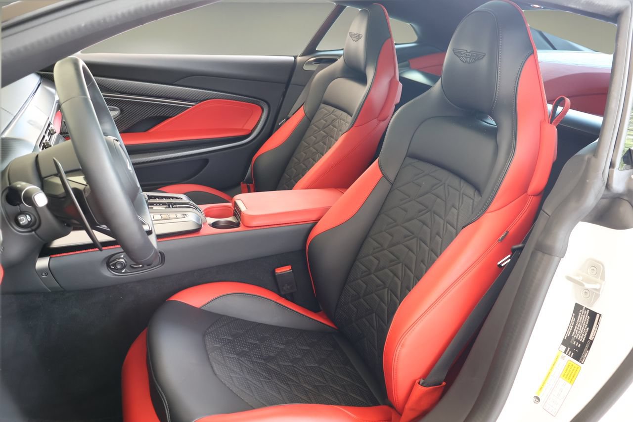 Used 2025 Aston Martin Vanquish RWD image 11