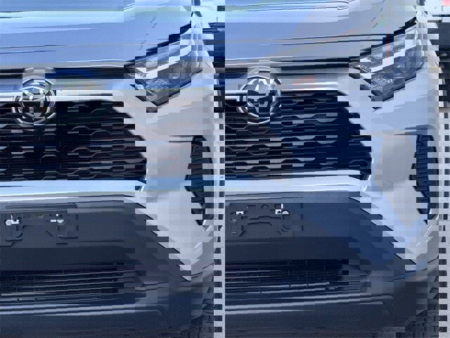 Used 2024 Toyota RAV4 XLE w/ Convenience Package image 9