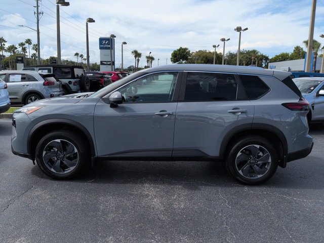Used 2026 Nissan Rogue SV w/ SV Premium Package FWD image 7