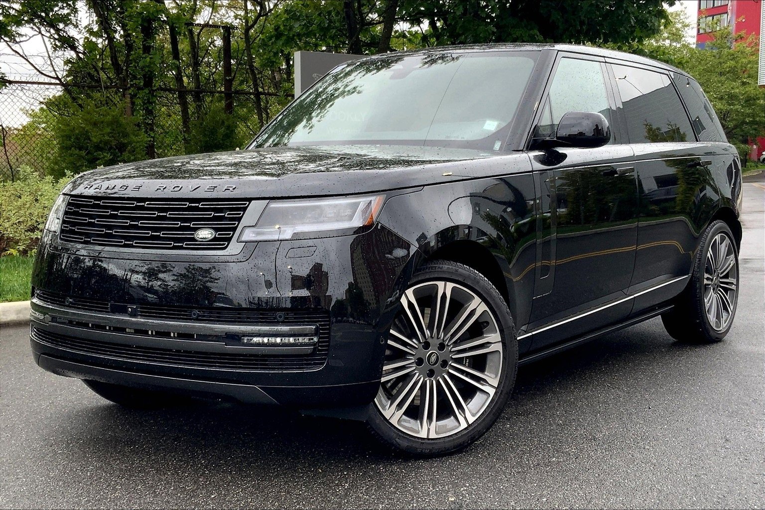 New 2025 Land Rover Range Rover Long Wheelbase SE