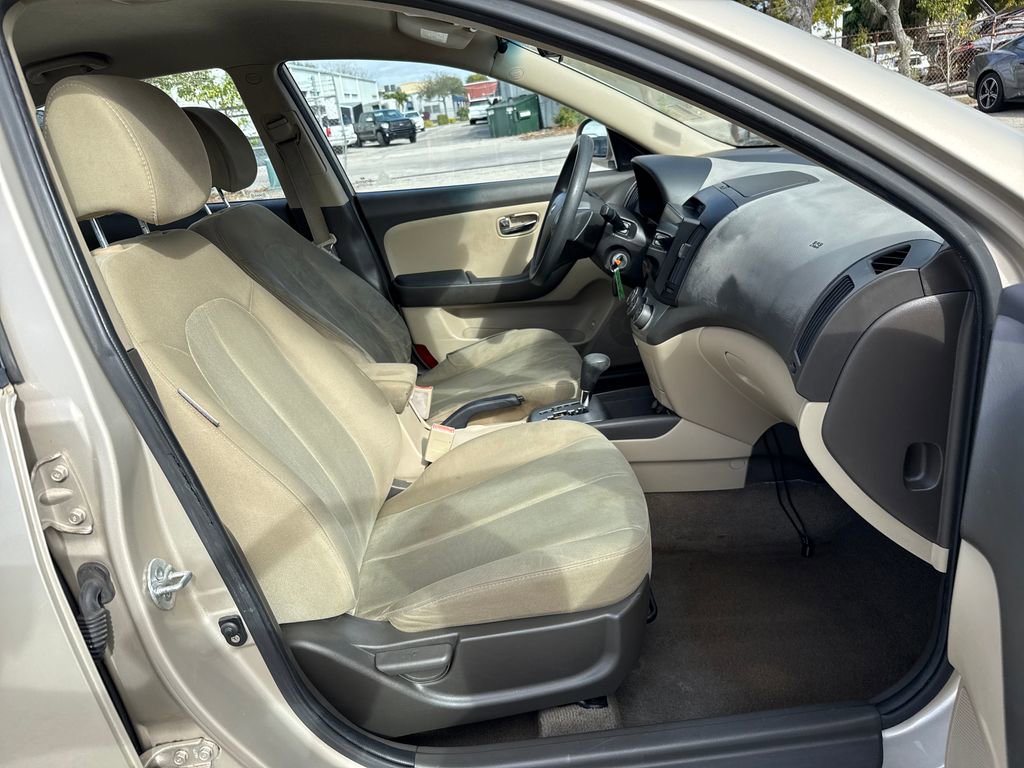 Used 2010 Hyundai Elantra GLS image 21