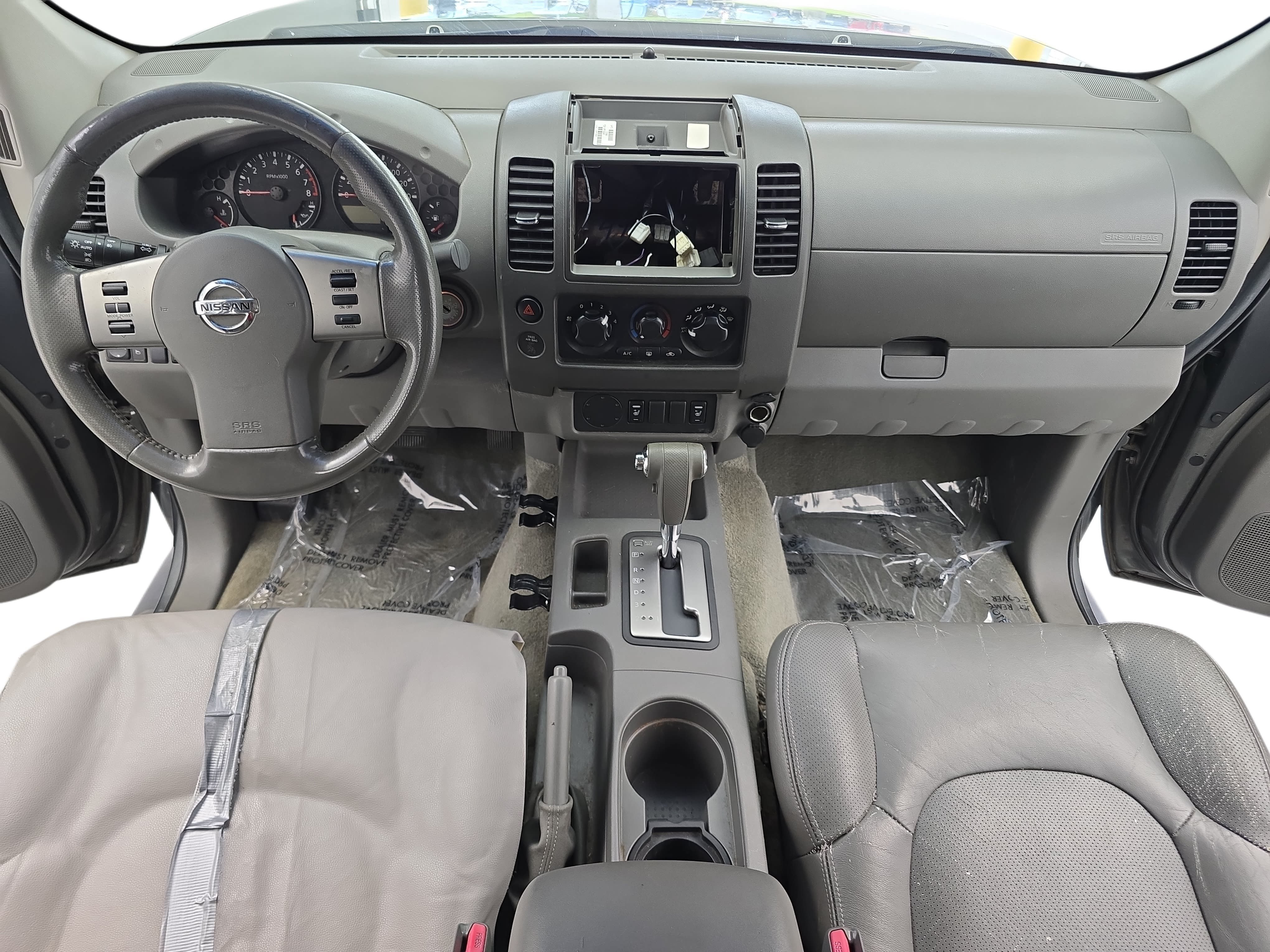 Used 2005 Nissan Frontier LE w/ (X01) Leather Pkg RWD image 9