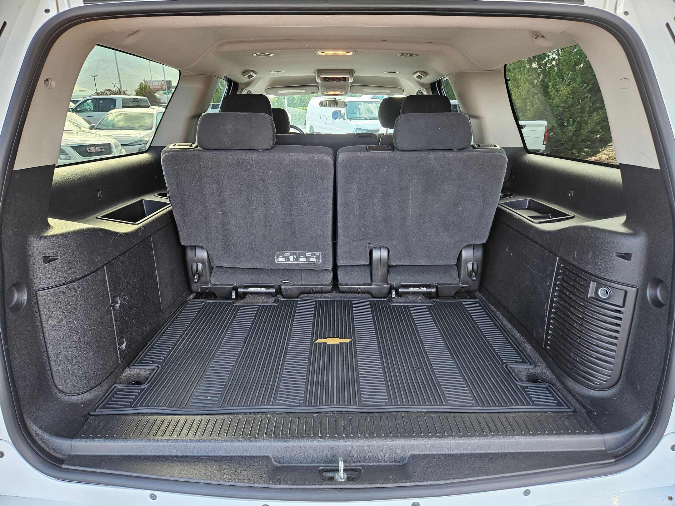 Used 2012 Chevrolet Suburban 4WD image 28